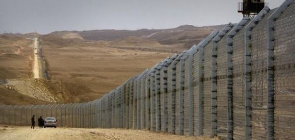 mexico-border-fence.jpg